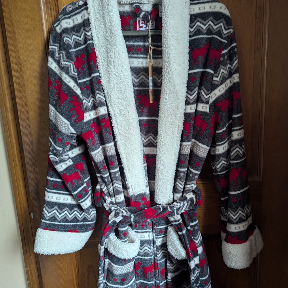 Cozy Red and Gray Patterned Robe